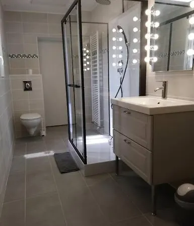 דירה Avec Deux Dans Maison De Village *