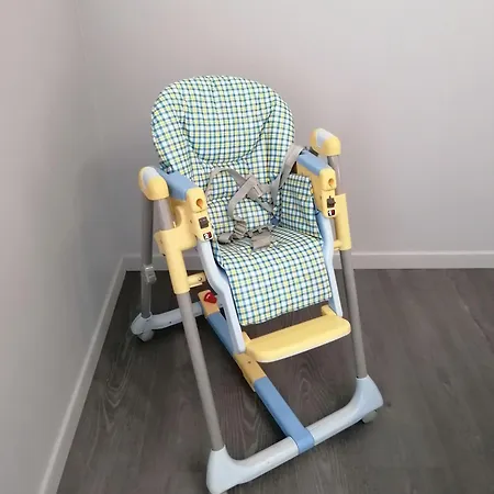 Avec Deux Dans Maison De Village *